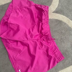 Nike SHORTS HOT PINK